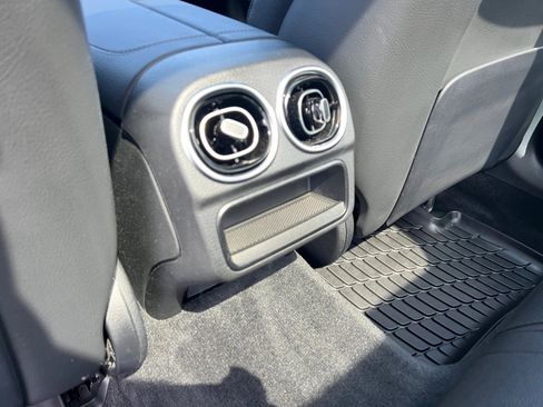 Used 2026 Mercedes-Benz C 300 4MATIC Sedan image 21