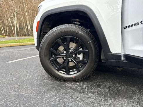 New 2026 Jeep Grand Cherokee Laredo image 28