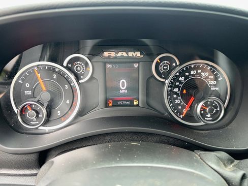 Used 2025 RAM 3500 Big Horn AWD/4WD image 18
