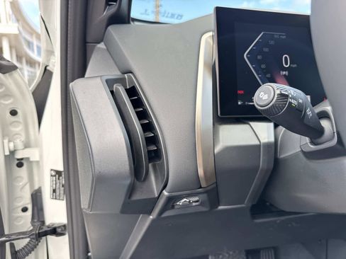 Used 2025 BMW X3 xDrive30i w/ Premium Package image 32