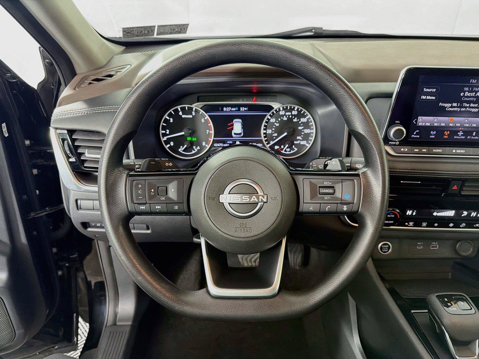 Used 2023 Nissan Rogue SV AWD/4WD image 3
