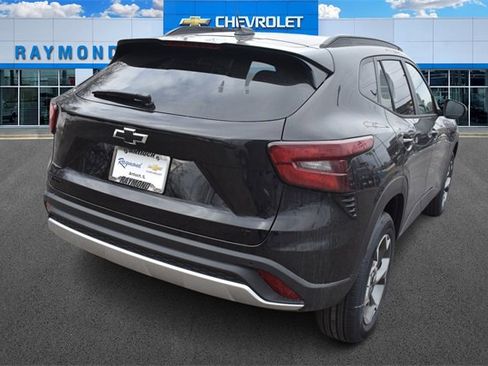 New 2026 Chevrolet Trax LT w/ Driver Confidence Package image 3