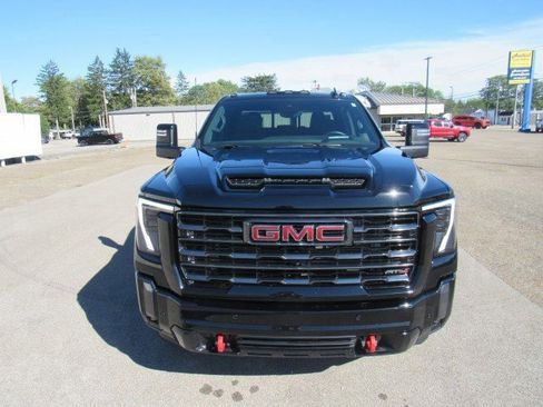 Used 2024 GMC Sierra 2500 AT4 w/ Technology Package image 2