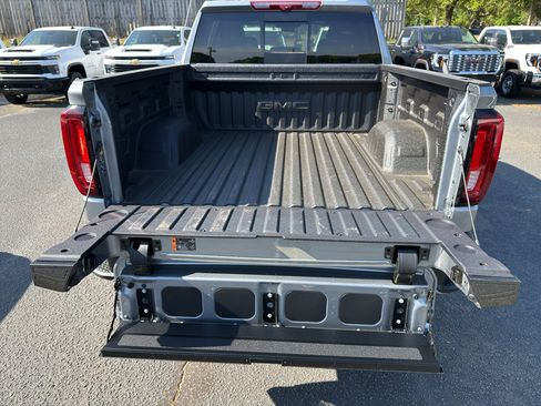 New 2026 GMC Sierra 1500 AT4 w/ AT4 Premium Package AWD/4WD image 14