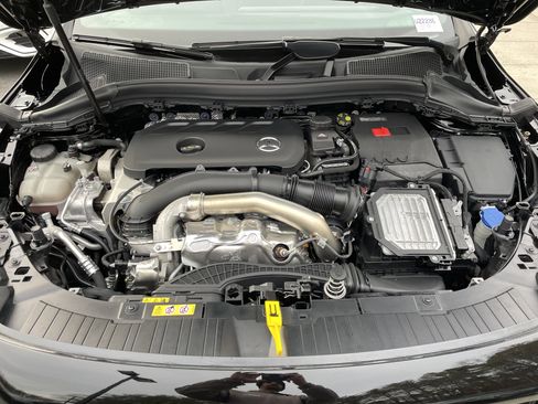 Certified 2025 Mercedes-Benz GLA 250 image 50