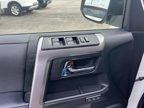 Used 2023 Toyota 4Runner Limited image 14