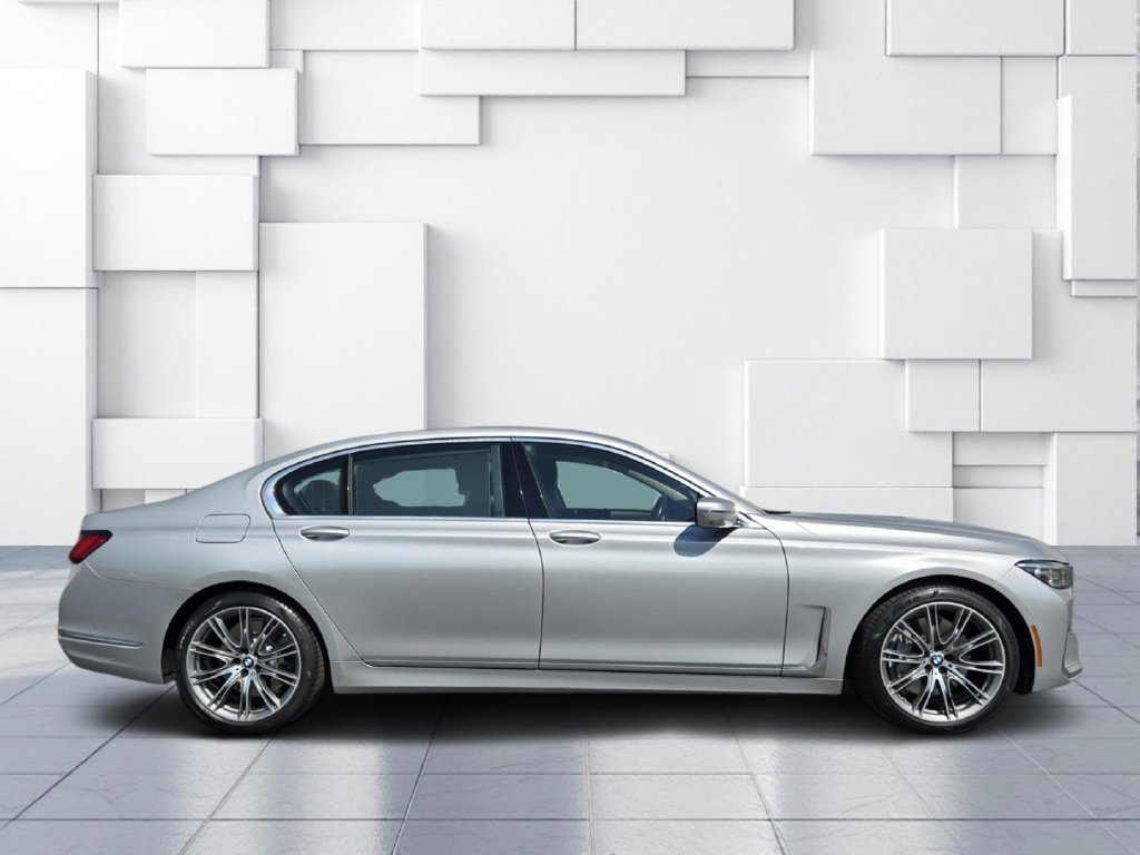 Used 2020 BMW 750i xDrive w/ Executive Package AWD/4WD image 4