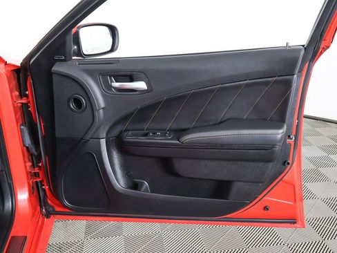 Used 2018 Dodge Charger R/T image 29