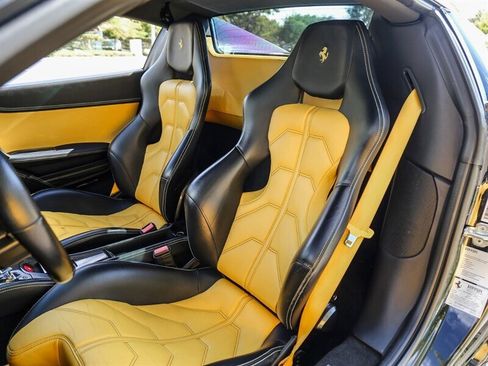 Used 2013 Ferrari 458 Spider RWD image 33