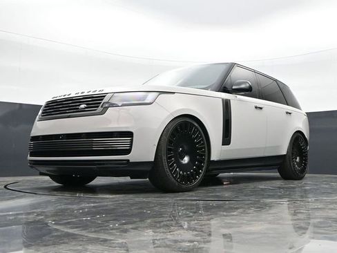Used 2025 Land Rover Range Rover SV AWD/4WD image 38