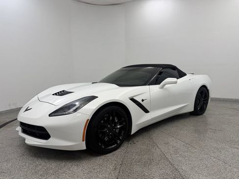 Used 2019 Chevrolet Corvette Stingray Convertible w/ 1LT RWD image 3