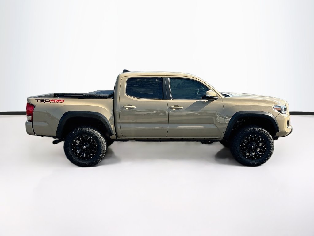 Used 2017 Toyota Tacoma TRD Off-Road w/ Tow Package (A/T) AWD/4WD image 4