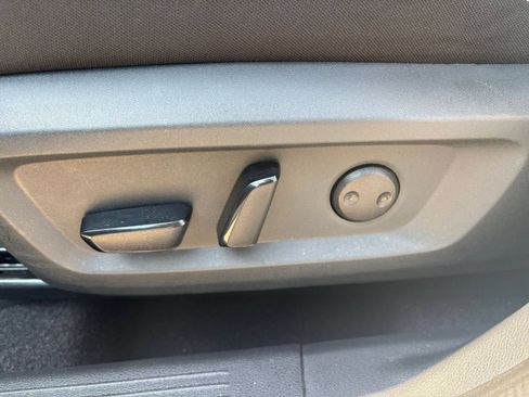 Used 2025 Nissan Rogue SV FWD image 22