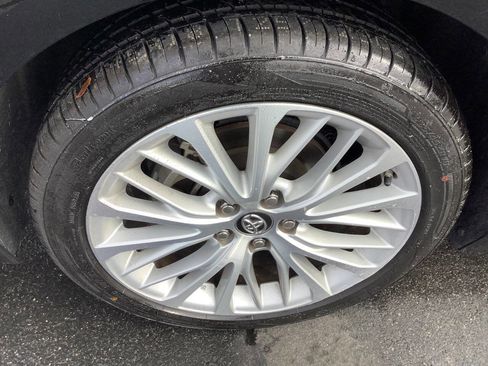 Used 2018 Toyota Camry XLE image 23