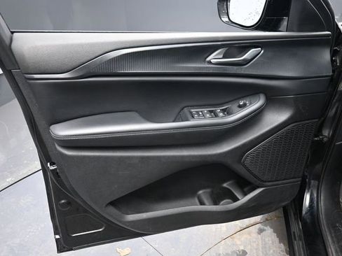 Used 2024 Jeep Grand Cherokee L Laredo image 18