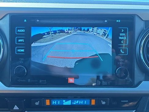 Used 2017 Toyota Tacoma Limited image 22