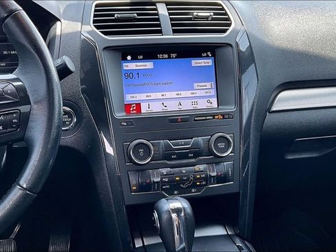 Used 2019 Ford Explorer XLT w/ Equipment Group 202A AWD/4WD image 6