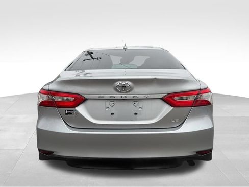 Used 2019 Toyota Camry LE FWD image 4