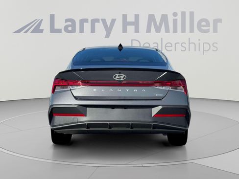 New 2026 Hyundai Elantra SEL FWD image 5