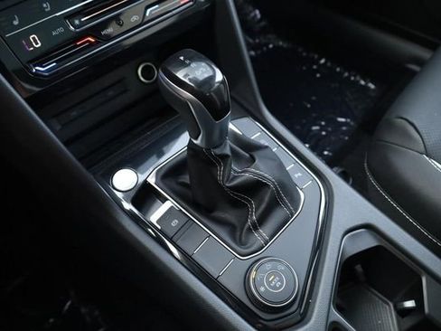 New 2025 Volkswagen Taos SEL image 17