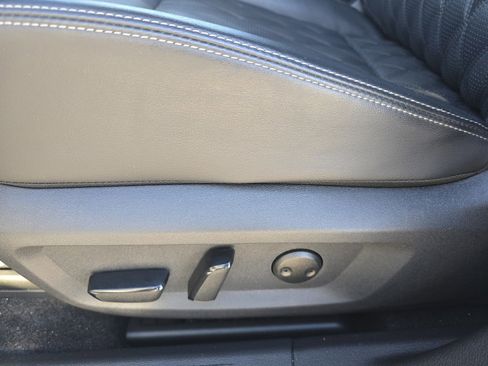 Used 2025 Nissan Rogue Platinum w/ Platinum Premium Package image 10