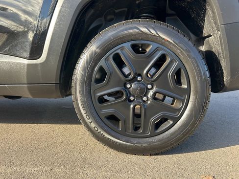 Certified 2020 Jeep Renegade Sport image 3