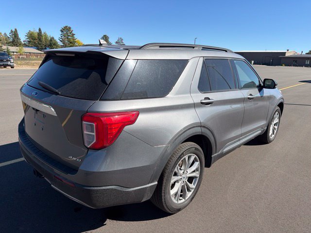 Used 2024 Ford Explorer XLT w/ Equipment Group 202A AWD/4WD image 5