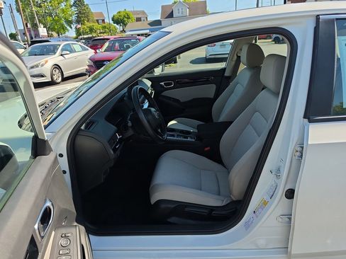 Used 2022 Honda Civic EX image 9