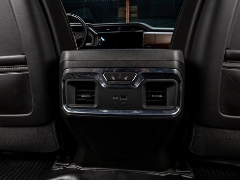 Used 2024 GMC Sierra 1500 Denali Ultimate image 28