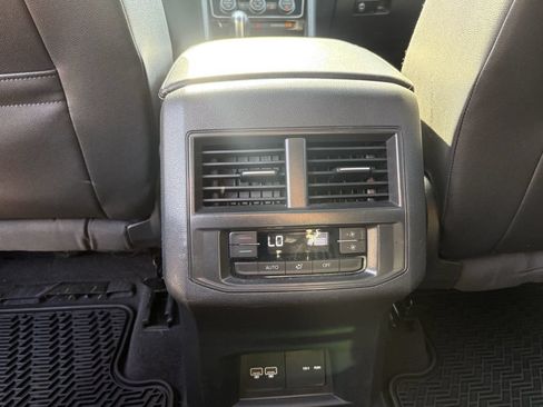 Used 2021 Volkswagen Atlas SEL FWD image 24
