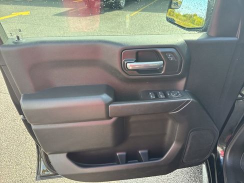 Used 2021 Chevrolet Silverado 1500 Custom Trail Boss image 11