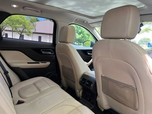 Used 2018 Jaguar F-PACE Prestige AWD/4WD image 19