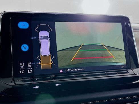 Used 2025 Volkswagen Atlas SE image 22