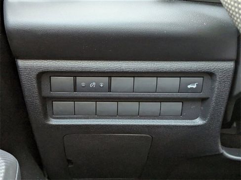 Used 2024 Mitsubishi Outlander SE Black Edition image 27