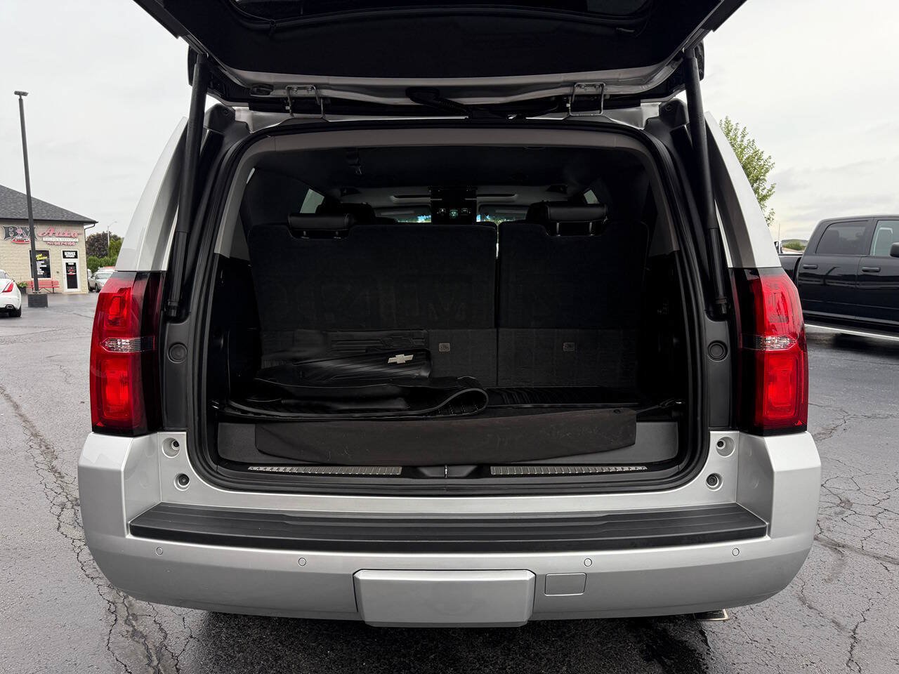 Used 2017 Chevrolet Tahoe LT w/ LT Signature Package AWD/4WD image 23