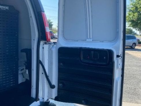 Used 2022 Chevrolet Express 2500 w/ Driver Convenience Package RWD image 11