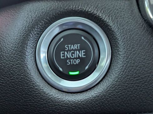 Used 2025 Chevrolet Colorado LT w/ LT Convenience Package RWD image 7