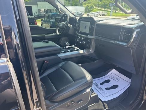 Used 2022 Ford F150 Lariat w/ Equipment Group 502A High AWD/4WD image 19