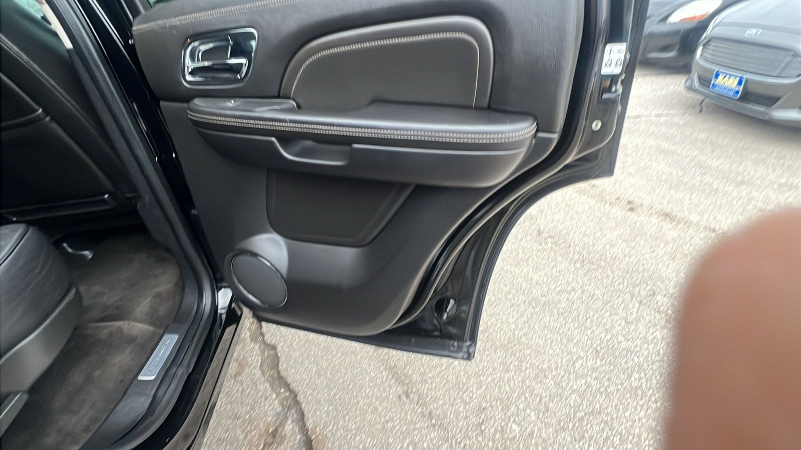 Used 2012 Cadillac Escalade Platinum AWD/4WD image 18