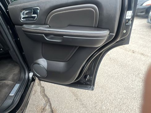 Used 2012 Cadillac Escalade Platinum image 18