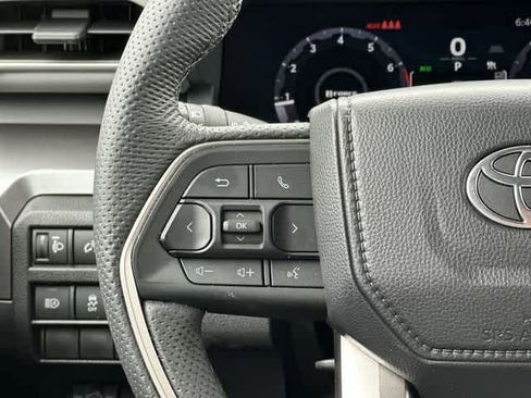 Used 2025 Toyota Tacoma TRD Off-Road AWD/4WD image 8