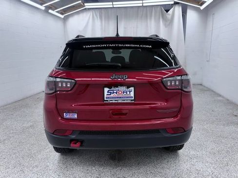 Used 2025 Jeep Compass Trailhawk AWD/4WD image 3