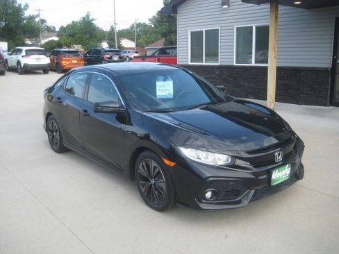 Used 2018 Honda Civic EX image 2