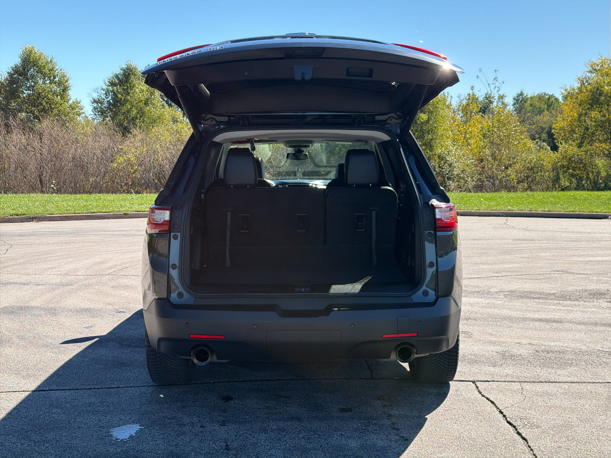 Used 2020 Chevrolet Traverse LT w/ LT Premium Package AWD/4WD image 40