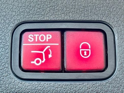 Certified 2021 Mercedes-Benz GLB 250 4MATIC image 36