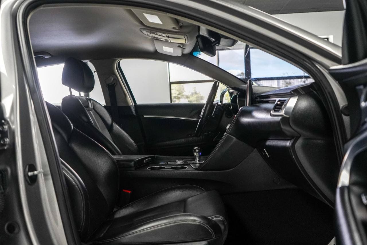 Used 2020 Genesis G70 2.0T RWD image 10