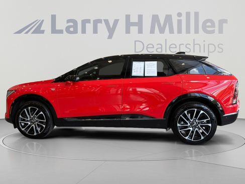 Used 2025 Cadillac Optiq Sport 2 AWD/4WD image 2