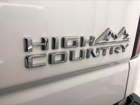 Used 2022 Chevrolet Silverado 1500 High Country w/ High Country Premium Package image 29