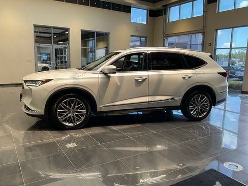 Certified 2023 Acura MDX SH-AWD w/ Advance Package image 4