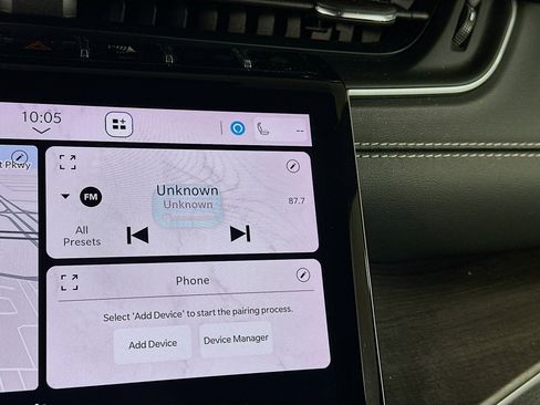 Used 2023 Jeep Grand Cherokee Limited image 21